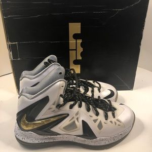 VNDS NIKE LEBRON X P.S ELITE USED SIZE 8.5 HOME